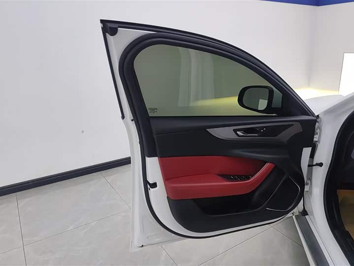 Jaguar XEL 2022 2.0 T 250 PS R-DYNAMIC S — фото 7