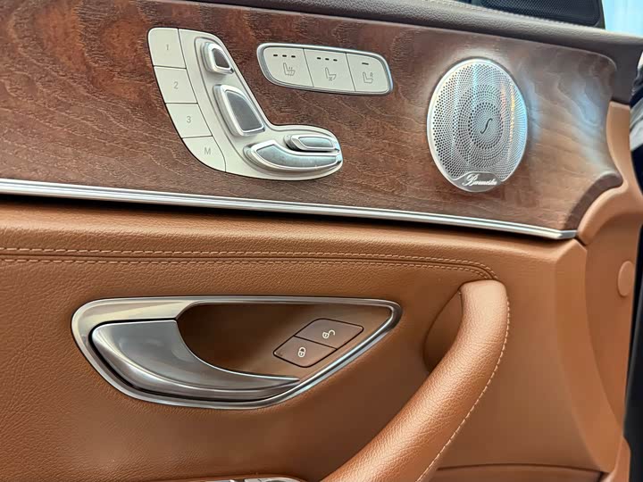 Mercedes-Benz E-Class 2020 E 300 L — фото 5