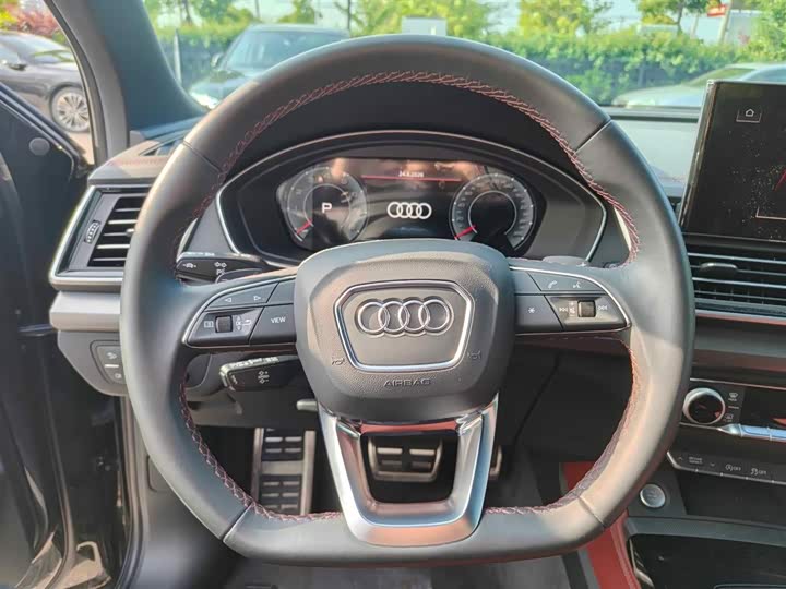 Audi Q5L 2025 40 TFSI — фото 10