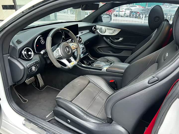 Mercedes-Benz C-Class 2019 AMG C 63 — фото 4