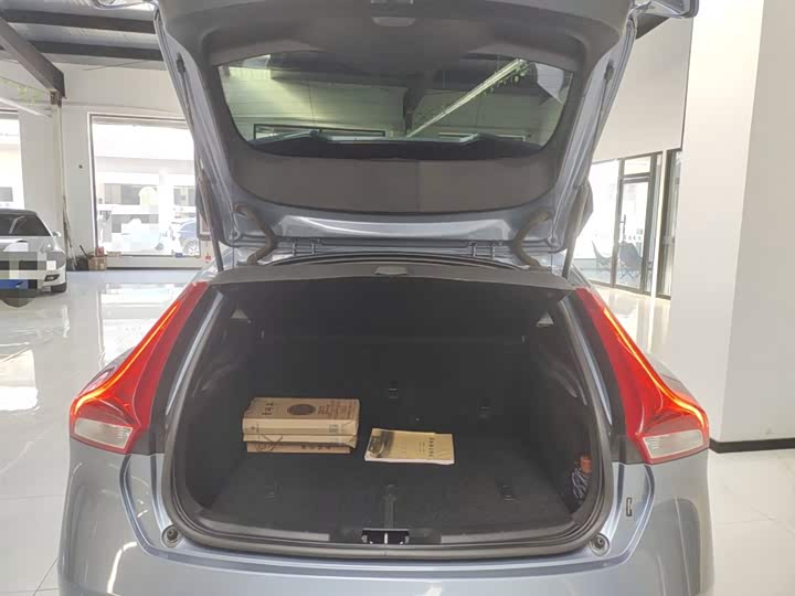 Volvo V40 2018 T 3 — фото 19