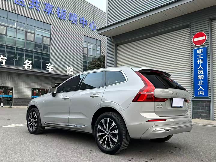 Volvo XC60 2024 B 5 4 WD — фото 4