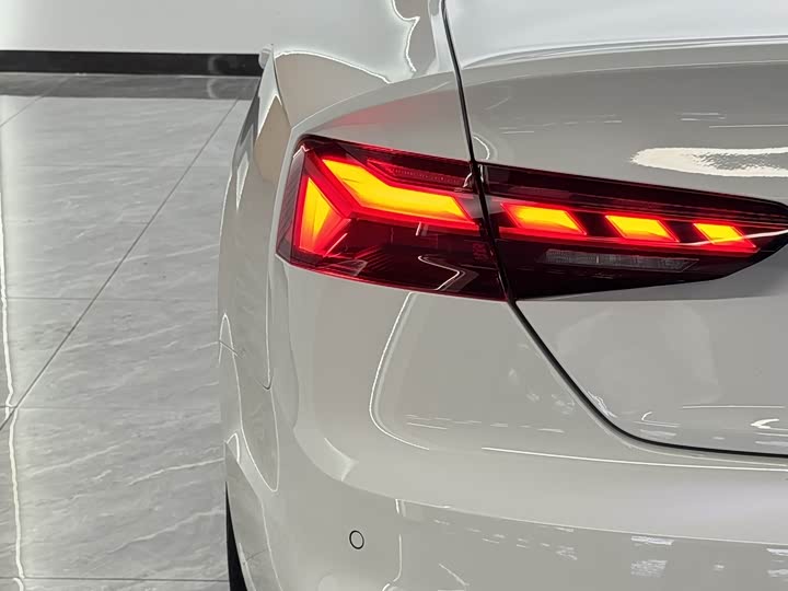 Audi A5 2023 Sportback 40 TFSI — фото 9