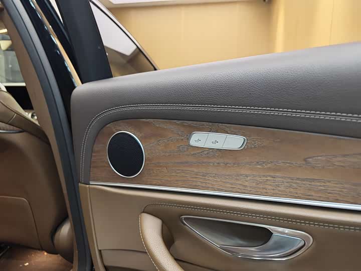 Mercedes-Benz E-Class 2021 E 300 L — фото 31