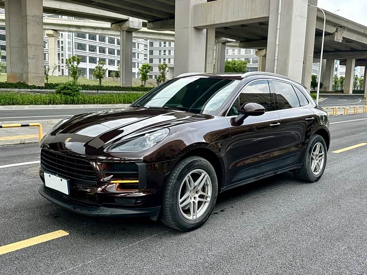 Porsche Macan 2020 Macan 2.0 T — фото 1