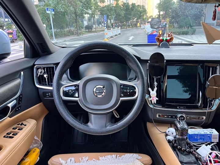 Volvo V90 2017 Cross Country T 5 AWD — фото 9