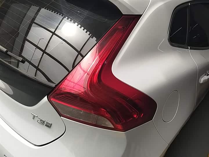 Volvo V40 2019 T 3 — фото 8