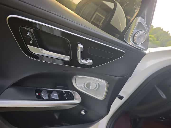 Mercedes-Benz C-Class 2023 C 200 L — фото 11