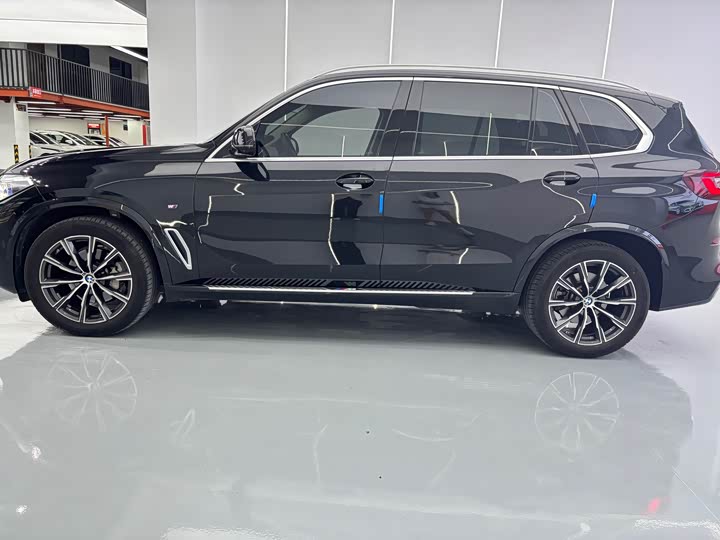 BMW X5 — фото 17