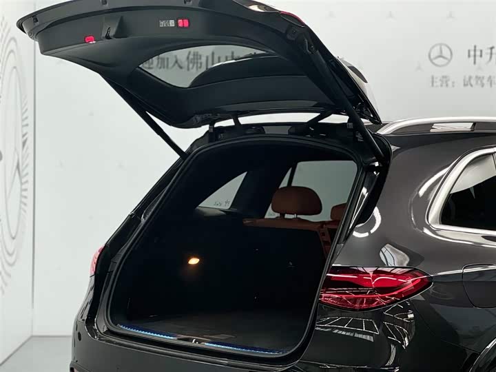Mercedes-Benz GLC 2024 GLC 260 L 4 MATIC Luxury 5 — фото 3