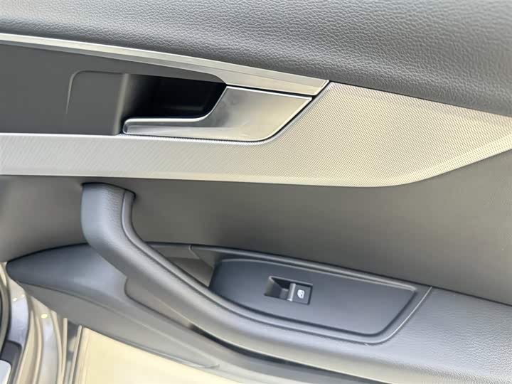 Audi A4 2021 Avant 40 TFSI — фото 17