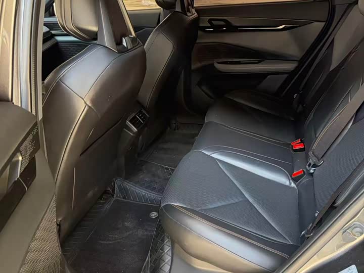 Changan UNI-V 2022 1.5 T Premium — фото 5