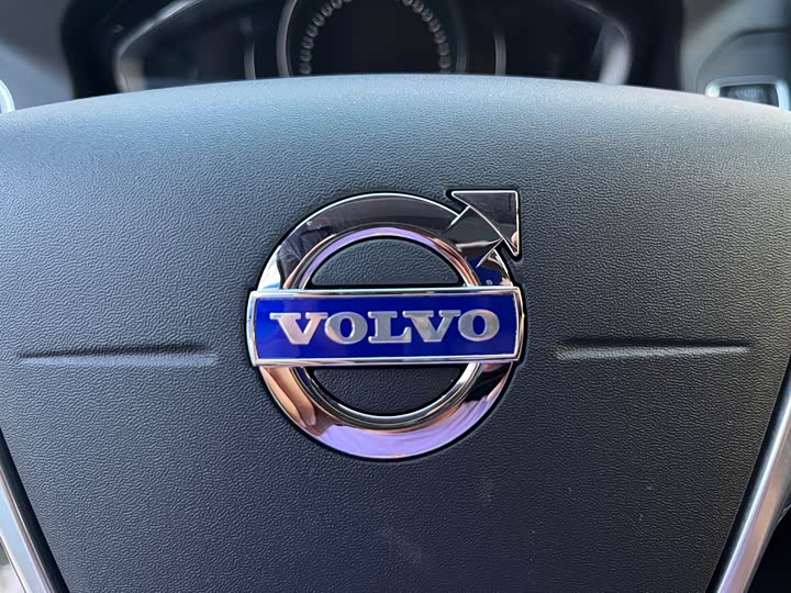 Volvo XC60 2016 T 5 — фото 14