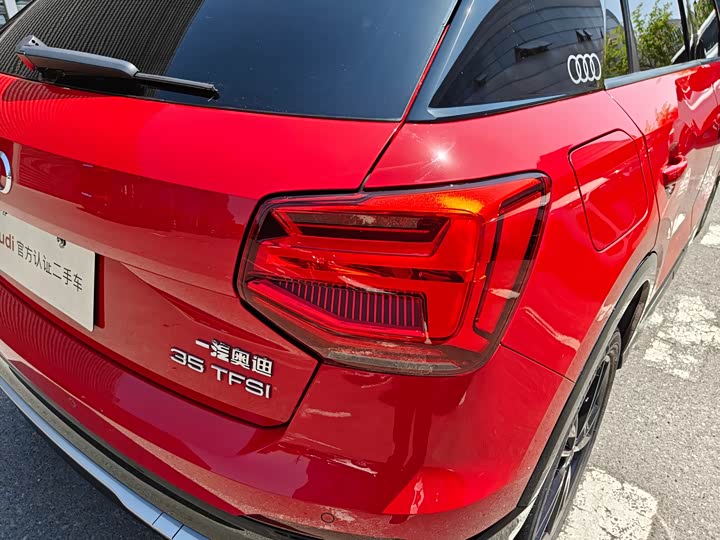 Audi Q2L 2018 35 TFSI VI — фото 12