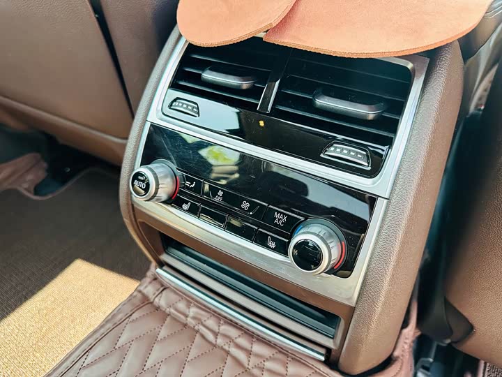 BMW 7 Series 730Li продвинутая — фото 16