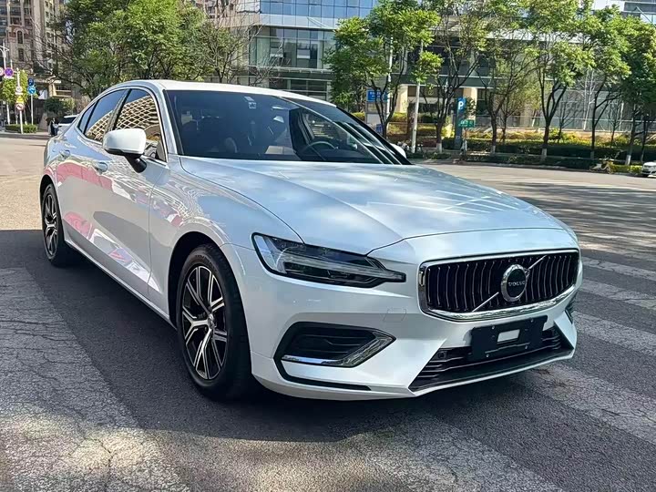 Volvo S60 2024 B 4 — фото 3