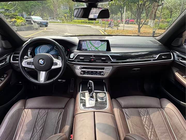 BMW 7 Series 730Li премиум M спортпакет — фото 10