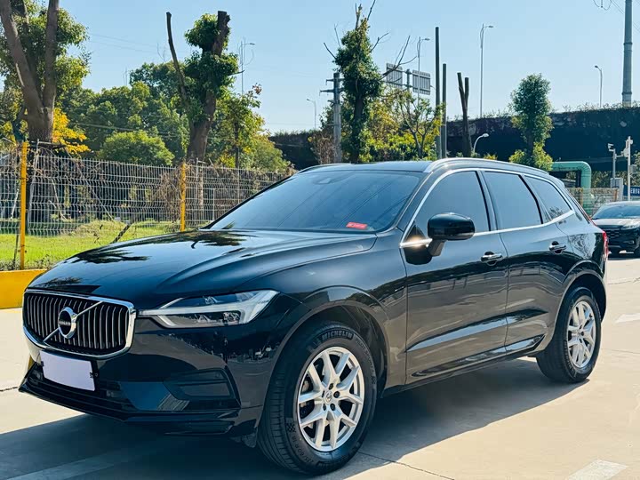 Volvo XC60 2019 T 5 4 WD VI — фото 1