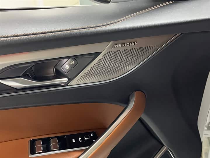 Jaguar F-PACE 2021 250 PS R-Dynamic S — фото 7