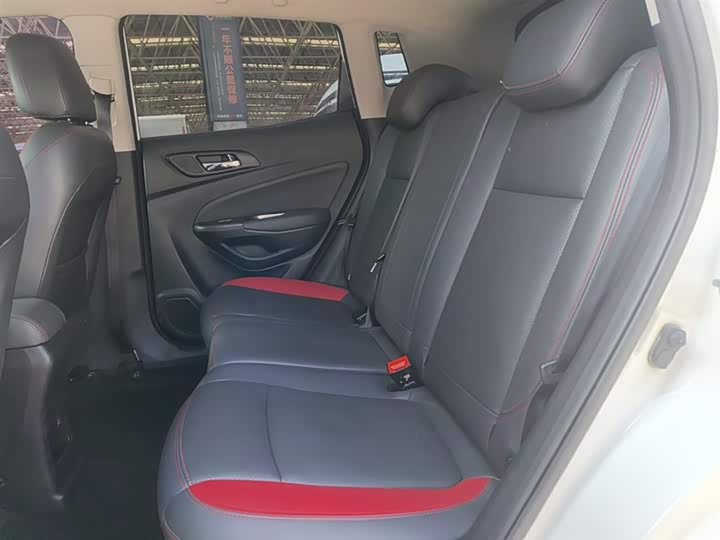 Changan CS15 2016 1.5 L MT — фото 17
