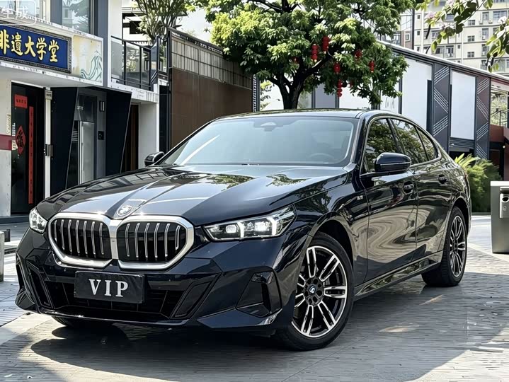BMW 5-Series 2024 525 Li M