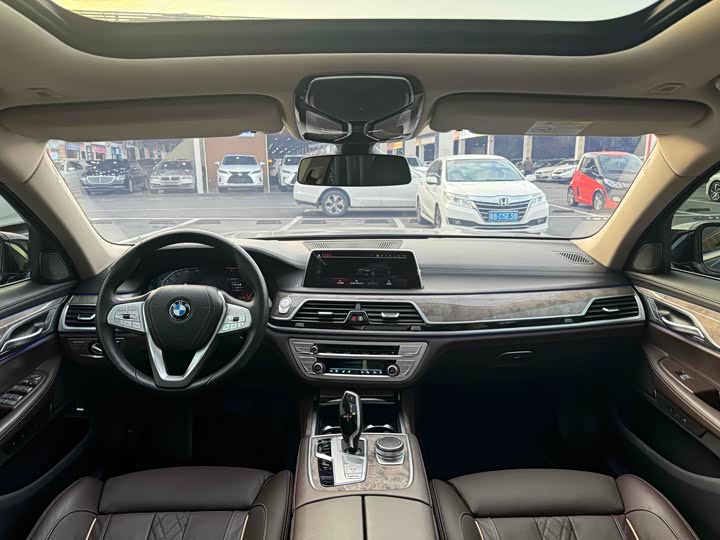 BMW 7-Series 2016 740 Li Leading — фото 6