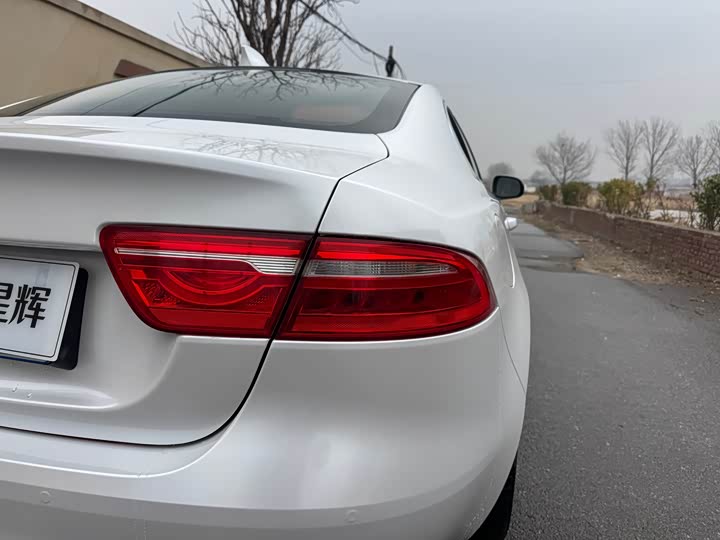 Jaguar XEL 2018 2.0 T 200 PS — фото 27