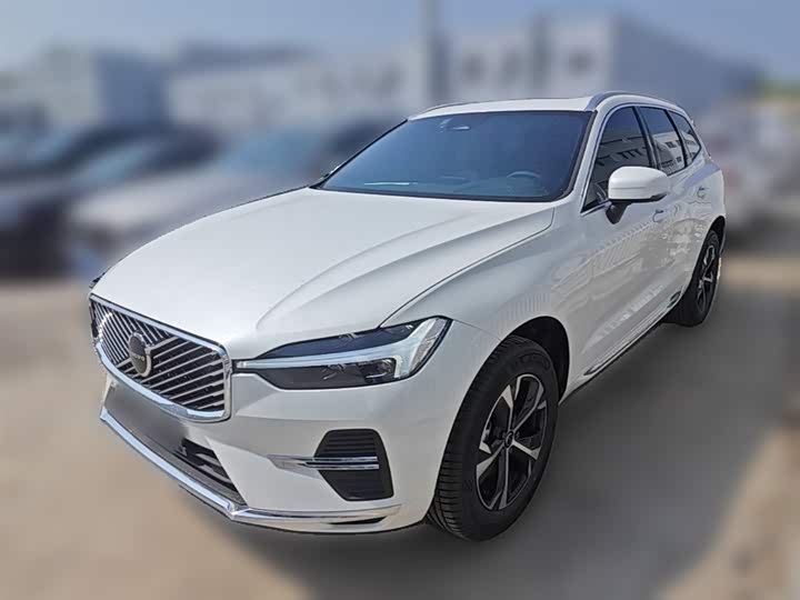 Volvo XC60 2026 B 5 4 WD — фото 3