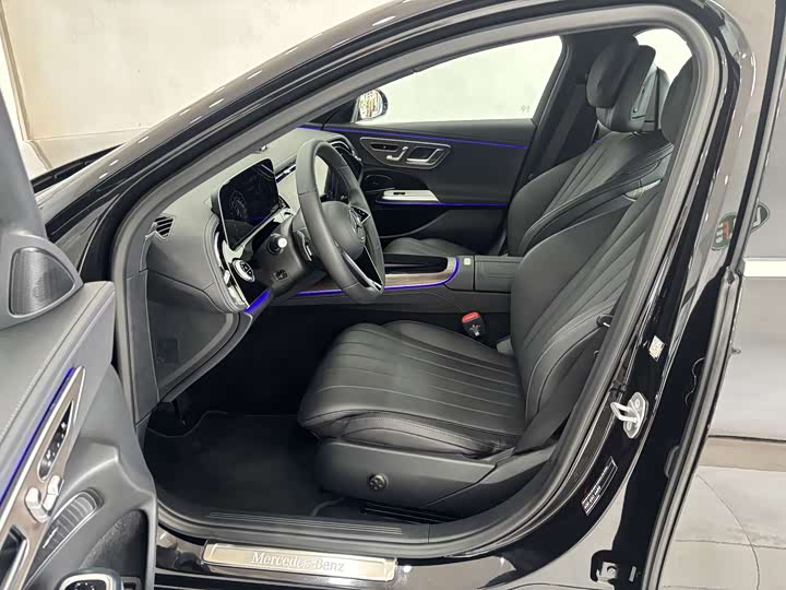 Mercedes-Benz E-Class 2024 E 350 e L — фото 14