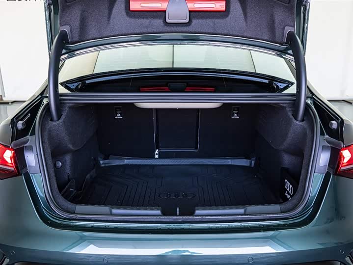 Audi A3 2025 A 3 L Limousine 35 TFSI — фото 6