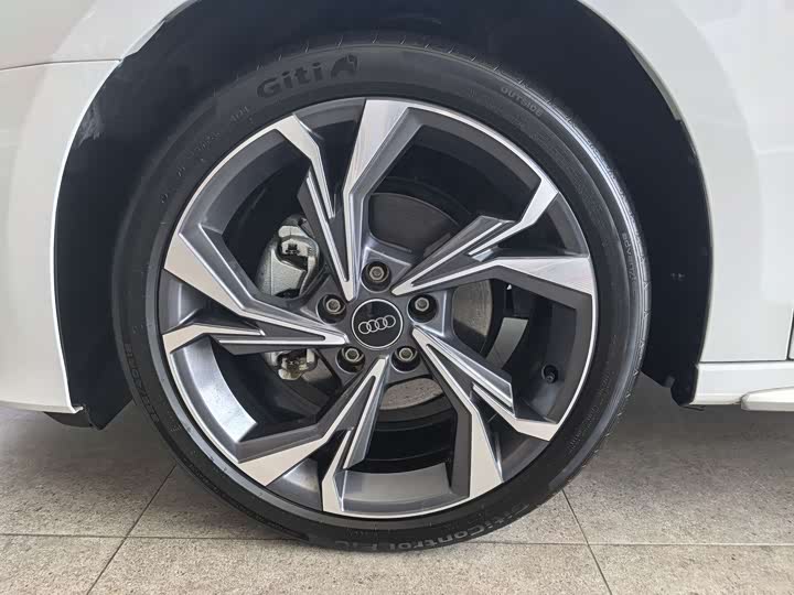 Audi A3 2025 Sportback 35 TFSI — фото 3