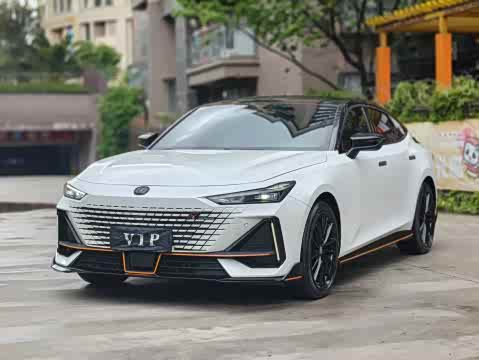 Changan UNI-V 2023 1.5 T — фото 18
