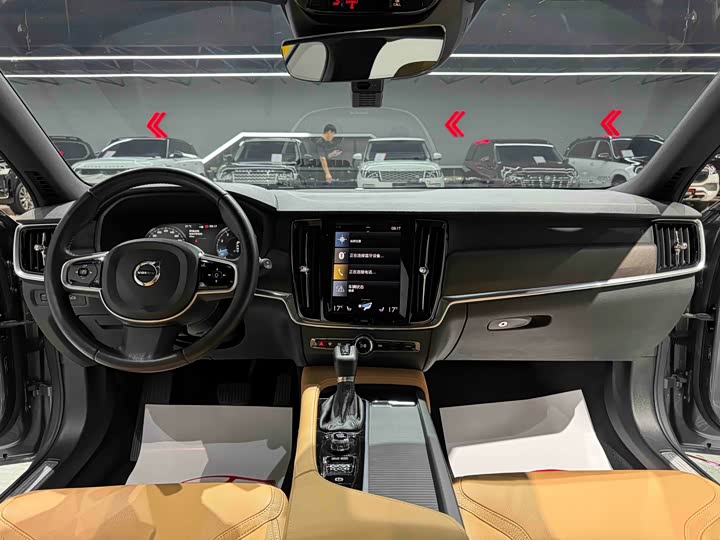Volvo V90 2020 Cross Country T 5 AWD — фото 13