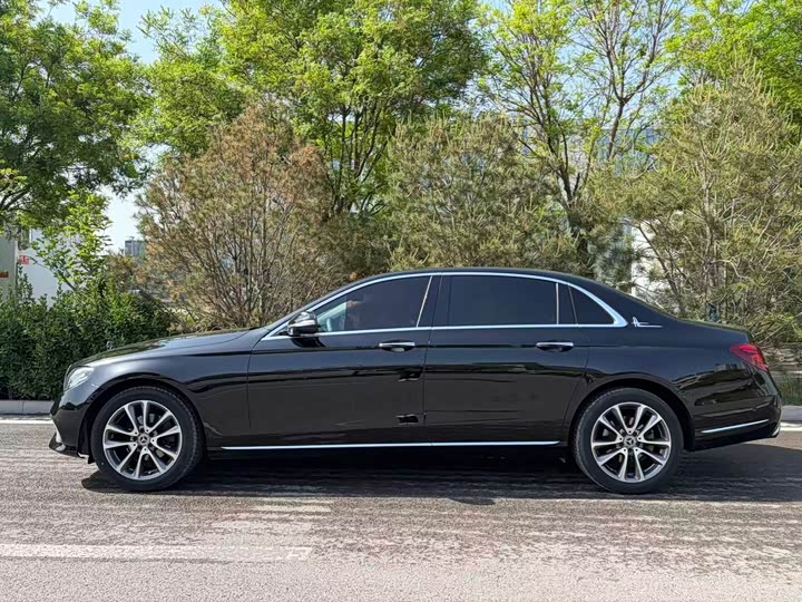 Mercedes-Benz E-Class 2016 E 200 L — фото 14