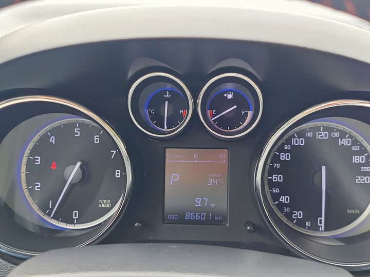 Changan CS35 2016 1.6 L ATLuxury V — фото 24