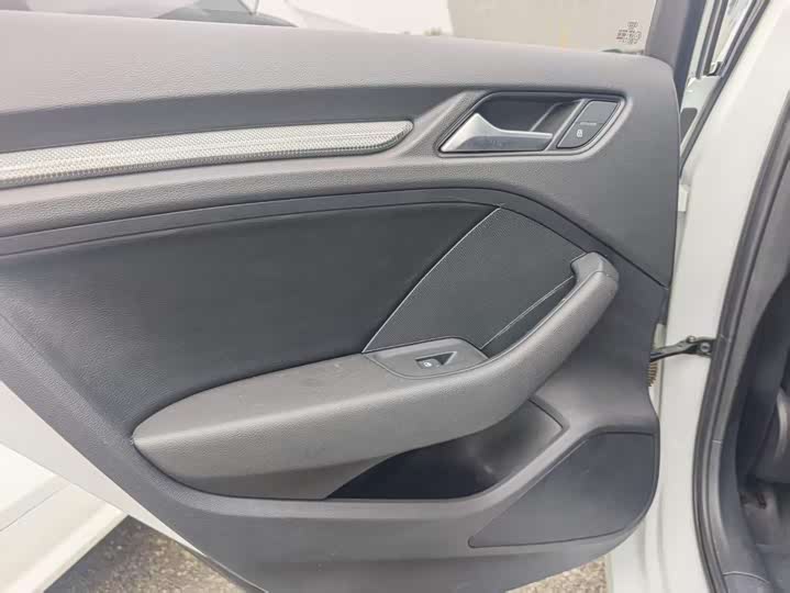 Audi A3 2019 Limousine 35 TFSI V — фото 15