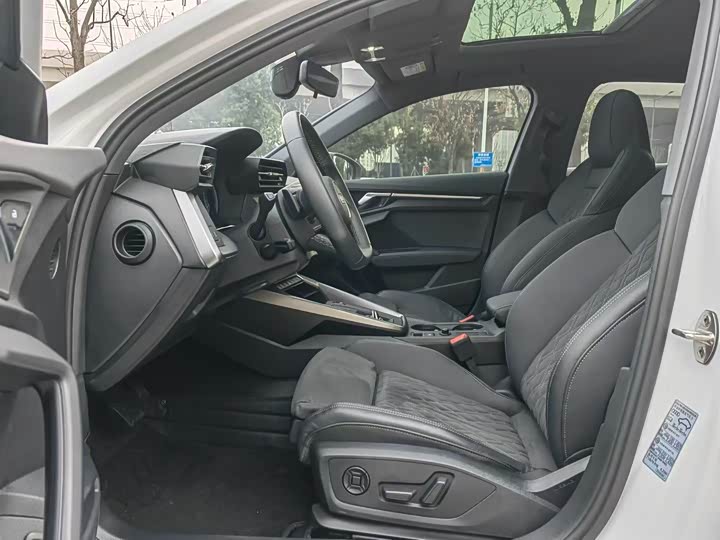 Audi A3 2022 Sportback 35 TFSI Sport — фото 5