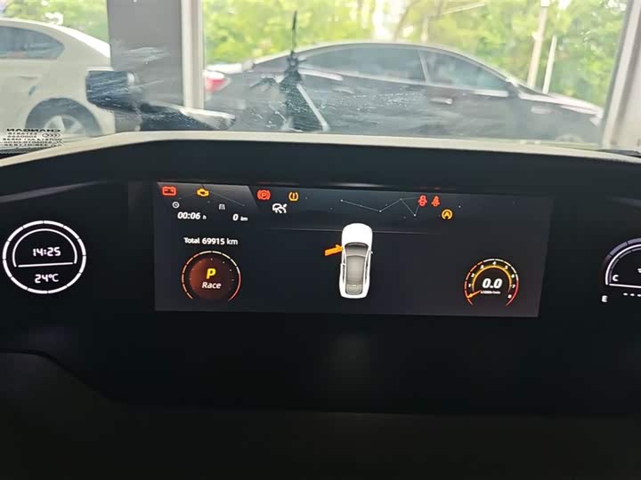 Changan UNI-V 2022 1.5 T Premium — фото 9