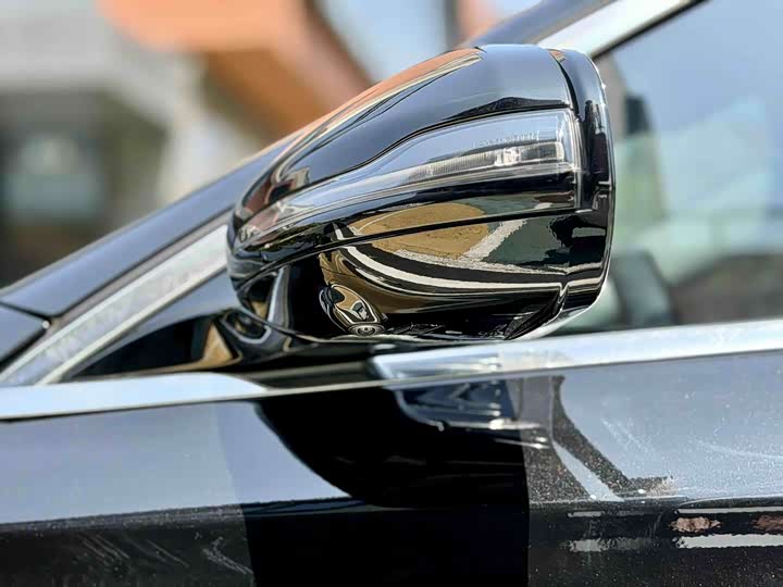 Mercedes-Benz E-Class 2022 E 300 L — фото 4