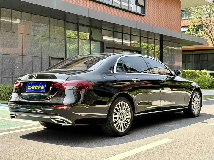 Mercedes-Benz E-Class 2022 E 300 L — фото 3