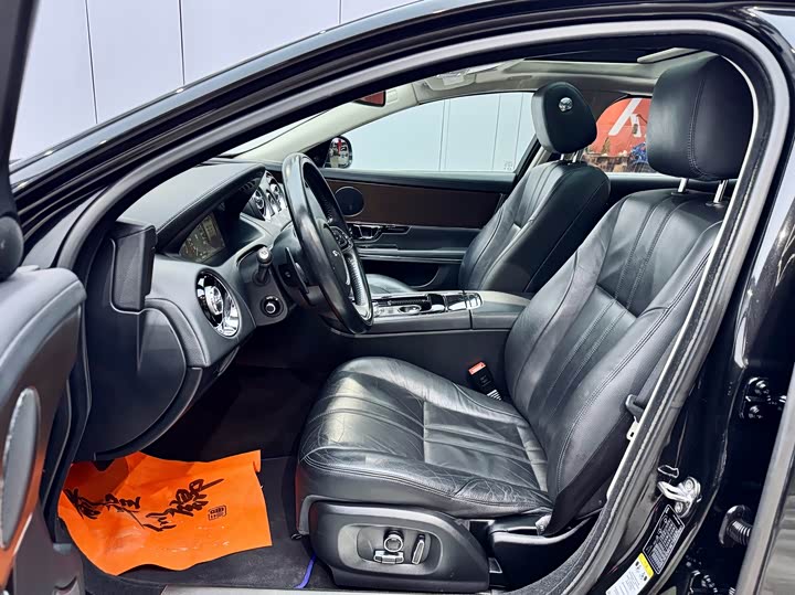 Jaguar XJ 2016 XJL 2.0 T 2 WD — фото 9