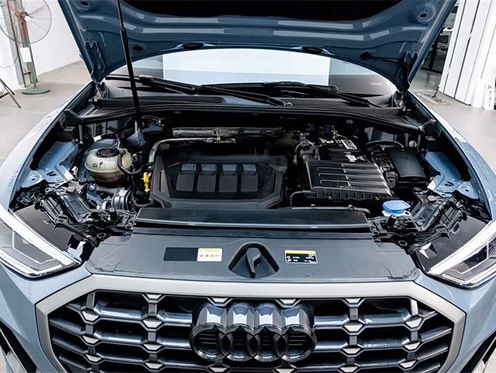 Audi Q3 2023 40 TFSI RS — фото 25