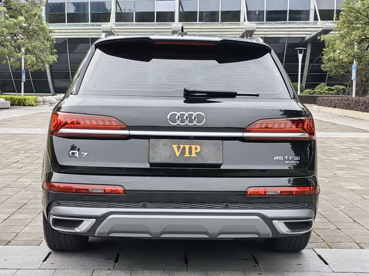 Audi Q7 2024 45 TFSI quattro S line Sport — фото 6