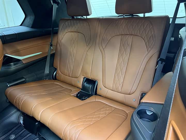 BMW X7 2022 x Drive 40i M — фото 9