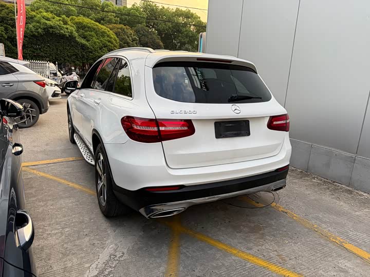 Mercedes-Benz GLC 300 4MATIC динамик — фото 3