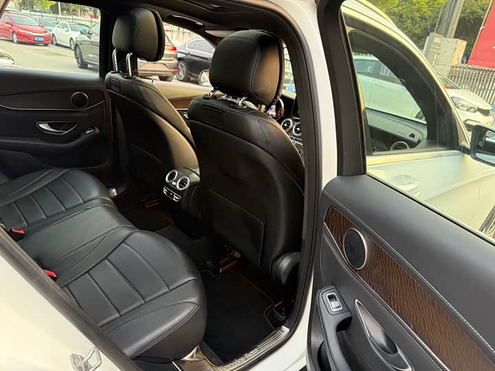Mercedes-Benz GLC 300 4MATIC динамик — фото 11