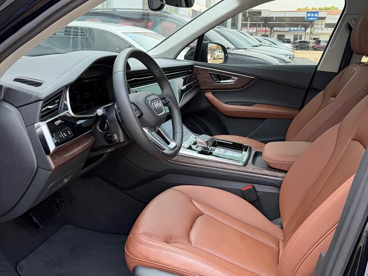 Audi Q7 2023 45 TFSI quattro S line Sport — фото 3