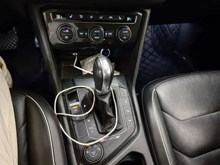 Volkswagen Tiguan 2018 330 TSI 4 WD — фото 13