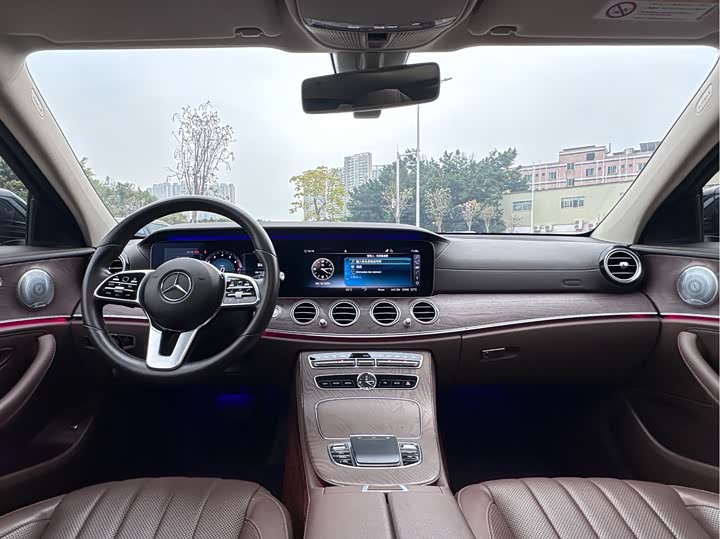 Mercedes-Benz E-Class 2019 E 300 L Luxury — фото 9