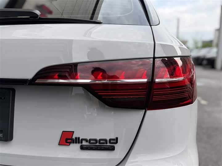 Audi A4 2022 allroad quattro — фото 13